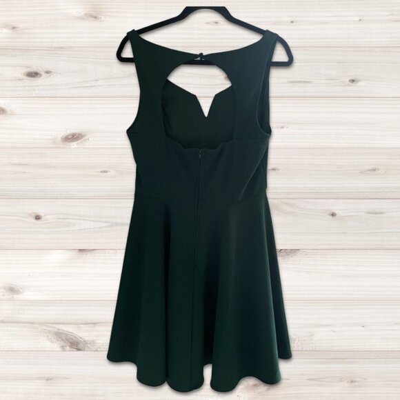 b Darlin Emerald Green Fit & Flare Skater Dress | Size Juniors 13/14 - Picture 3 of 6